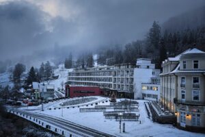 ホテル宿泊に必要なものとは何ですか？