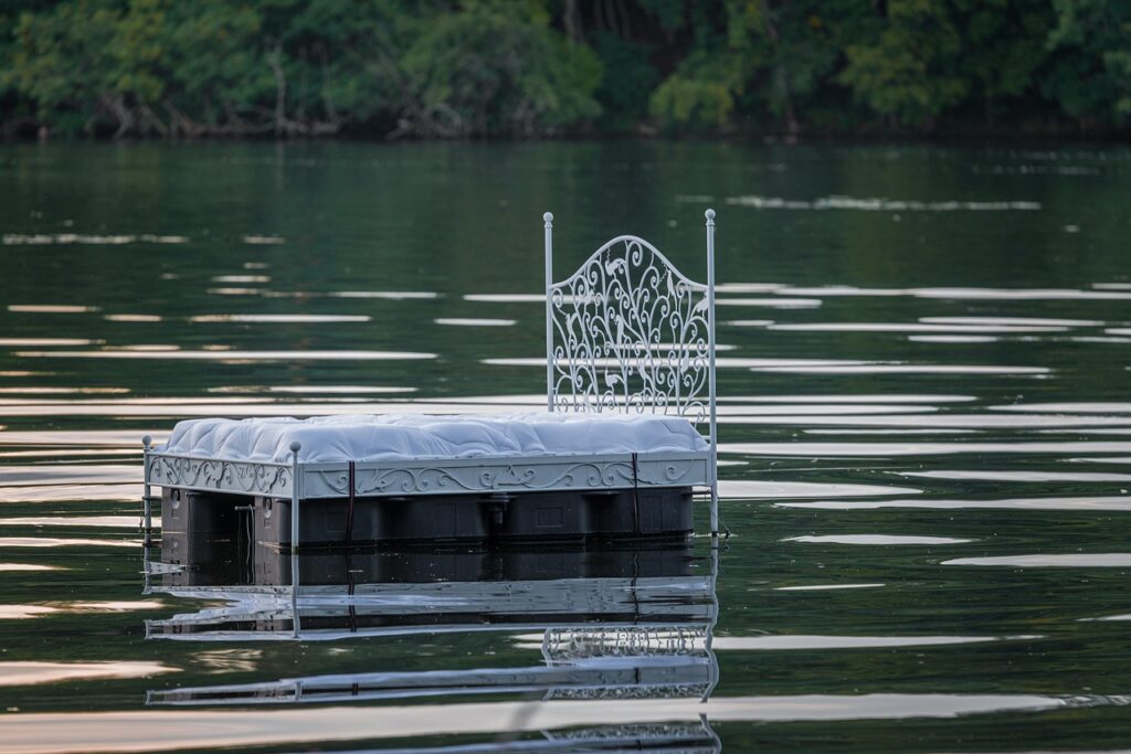 一人旅で快適なワーケーションを実現するベッドマットレスは？